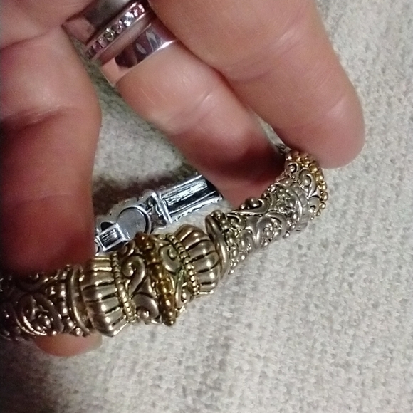 Two tone silvertone goldtone decorative stretch bracelet - Picture 6 of 6